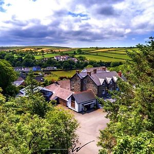 Wolfscastle Country Hotel